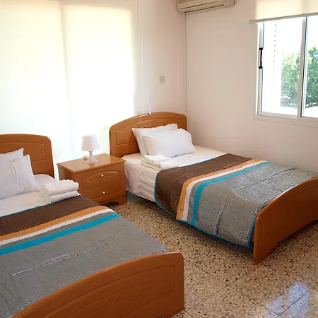 Mariandy 1 Coral Bay