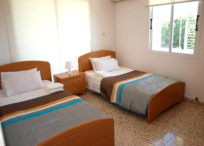 Mariandy 1 Coral Bay